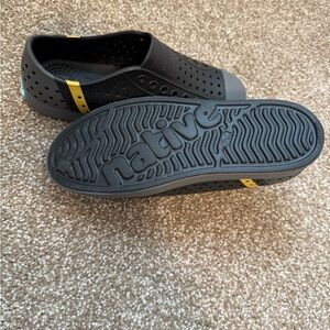 Native Jefferson Block Slip On Shoes Black Grey Casual Men's 6 Women's 8